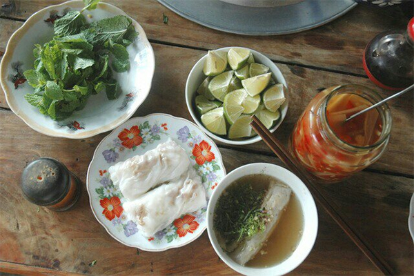 329 gian di banh cuon canh cao bang 3