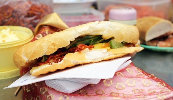 355 banh mi ha noi ngon nuc tieng the gioi 7